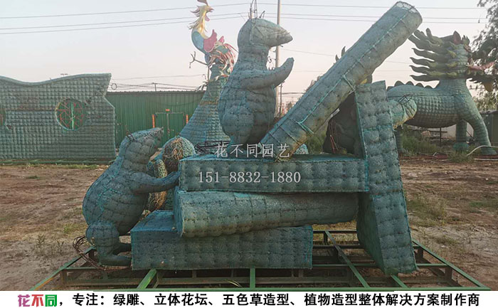 植物綠雕動物造型骨架-老鼠現(xiàn)場實拍圖