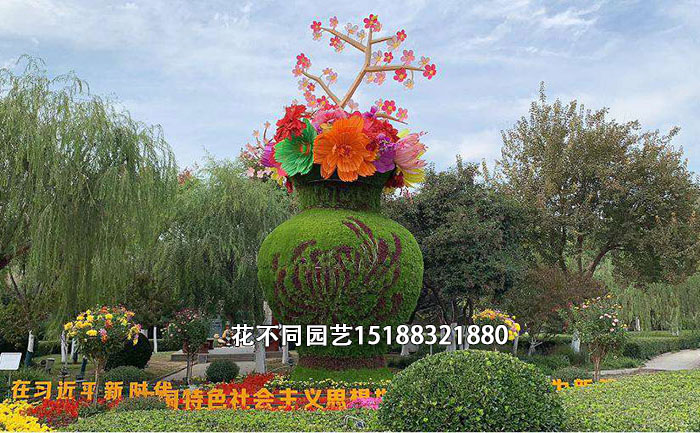 國(guó)慶綠雕工藝圖片-廣場(chǎng)大花籃